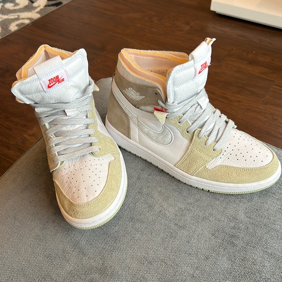 Wmns Air Jordan 1 High - Picture 1 of 3